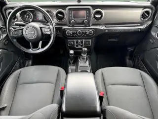 Jeep Wrangler Unlimited 2018 4x4 Sport 4dr SUV (midyear release)
