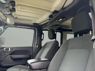 Jeep Wrangler Unlimited 2018 4x4 Sport 4dr SUV (midyear release)