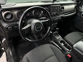 Jeep Wrangler Unlimited 2018 4x4 Sport 4dr SUV (midyear release)