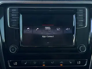 Volkswagen Passat 2017 1.8T R-Line 4dr Sedan
