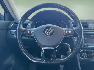 Volkswagen Passat 2017 1.8T R-Line 4dr Sedan