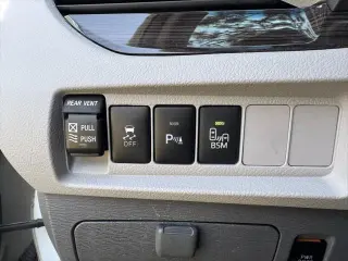 Toyota Sienna 2017 XLE 7-Passenger Auto Access Seat 4dr Mini-Van