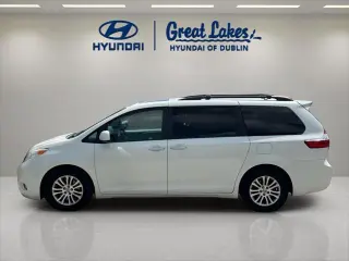 Toyota Sienna 2017 XLE 7-Passenger Auto Access Seat 4dr Mini-Van