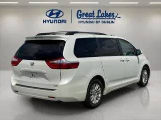 Toyota Sienna 2017 XLE 7-Passenger Auto Access Seat 4dr Mini-Van