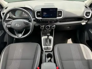 Hyundai VENUE 2024 Limited 4dr Crossover