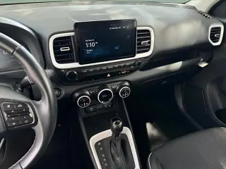 Hyundai VENUE 2024 Limited 4dr Crossover