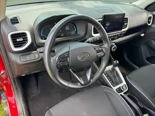 Hyundai VENUE 2024 Limited 4dr Crossover