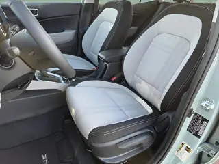 Hyundai VENUE 2026 SEL 4dr Crossover w/Two-Tone Roof