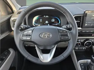 Hyundai VENUE 2026 SEL 4dr Crossover w/Two-Tone Roof