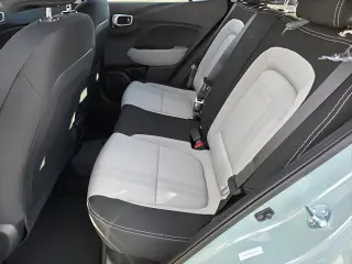 Hyundai VENUE 2026 SEL 4dr Crossover w/Two-Tone Roof