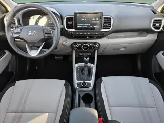 Hyundai VENUE 2026 SEL 4dr Crossover w/Two-Tone Roof