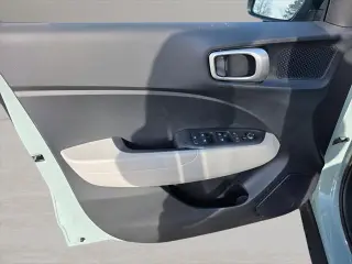 Hyundai VENUE 2026 SEL 4dr Crossover w/Two-Tone Roof