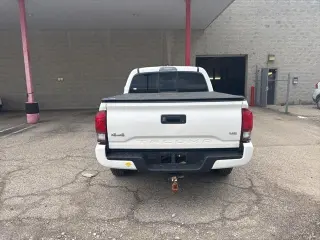 Toyota Tacoma 2021 4x4 SR V6 4dr Double Cab 5.0 ft SB