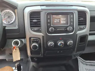 Ram 1500 Classic 2022 4x2 Tradesman 4dr Crew Cab 5.5 ft. SB Pickup