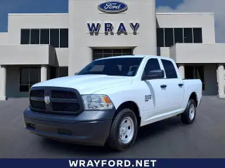 Ram 1500 Classic 2022 4x2 Tradesman 4dr Crew Cab 5.5 ft. SB Pickup
