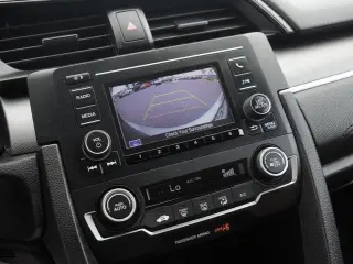 Honda Civic 2018 LX 4dr Sedan CVT