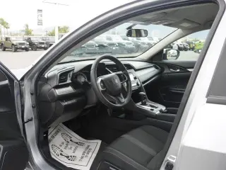 Honda Civic 2018 LX 4dr Sedan CVT