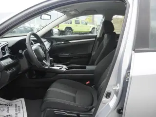 Honda Civic 2018 LX 4dr Sedan CVT