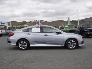 Honda Civic 2018 LX 4dr Sedan CVT