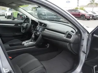 Honda Civic 2018 LX 4dr Sedan CVT