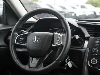 Honda Civic 2018 LX 4dr Sedan CVT