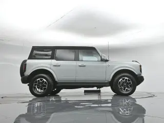 Ford Bronco 2023 4x4 Base Advanced 4dr SUV