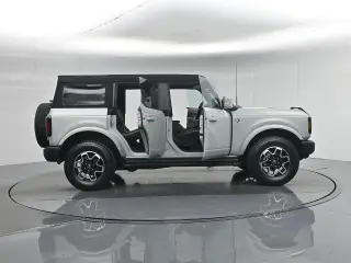 Ford Bronco 2023 4x4 Base Advanced 4dr SUV