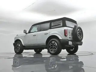 Ford Bronco 2023 4x4 Base Advanced 4dr SUV