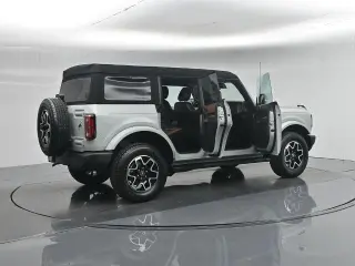 Ford Bronco 2023 4x4 Base Advanced 4dr SUV