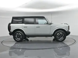 Ford Bronco 2023 4x4 Base Advanced 4dr SUV
