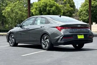 Hyundai ELANTRA Hybrid 2025 Limited 4dr Sedan