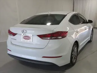 Hyundai ELANTRA 2017 SE 4dr Sedan 6M (US)