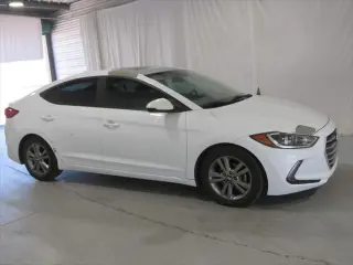 Hyundai ELANTRA 2017 SE 4dr Sedan 6M (US)