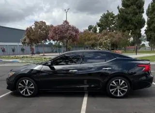 Nissan maxima