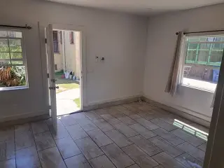 Hermosa casita single en renta