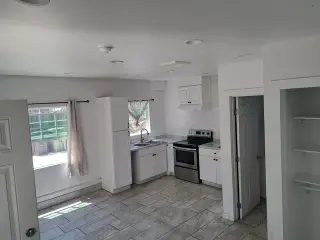 Hermosa casita single en renta