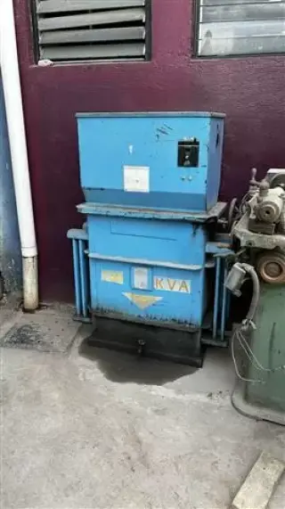 Transformador de pedestal 150