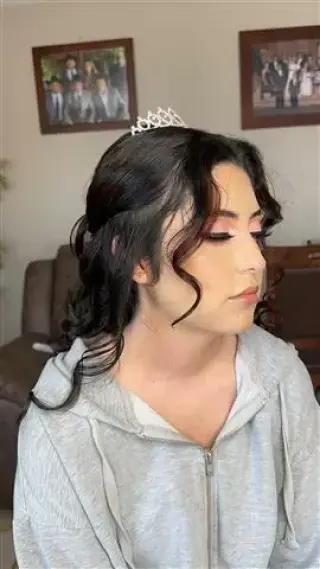 MAQUILLAJE & PEINADO