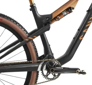 2024 Canyon Lux Trail CFR