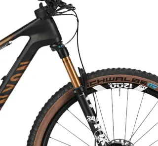 2024 Canyon Lux Trail CFR