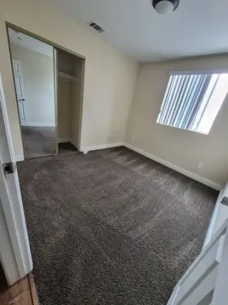 Un Cuarto En Renta
