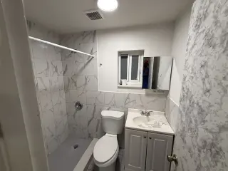 2/1 efficiency for rent