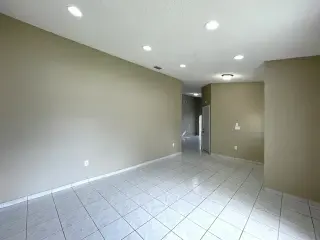 3 beds and 2 bath house