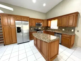 3 beds and 2 bath house