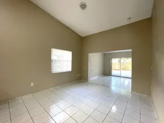3 beds and 2 bath house