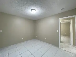 3 beds and 2 bath house