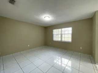 3 beds and 2 bath house