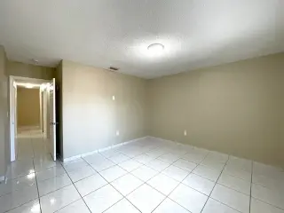 3 beds and 2 bath house
