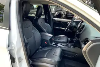 Jeep Cherokee 2022 4x4 Latitude Lux 4dr SUV