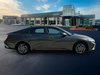 Hyundai ELANTRA Hybrid 2025 Blue 4dr Sedan